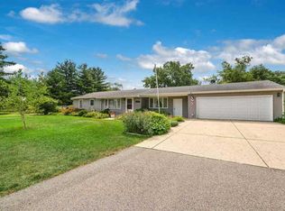 1011 Emerald Ln, Machesney Park, IL 61115