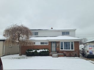 25424 Pattow St, Roseville, MI 48066