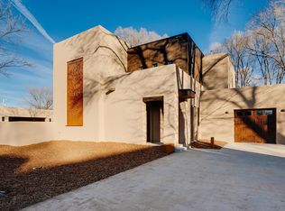 507 Vigil St, Taos, NM 87571
