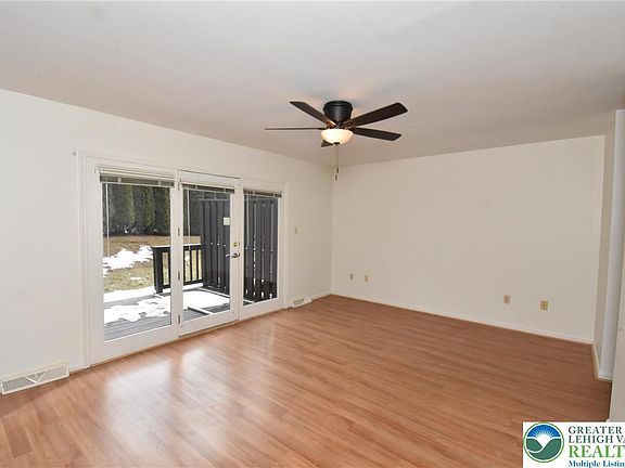 4th image of 553 Ponds Edge Ln