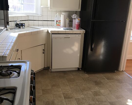 5th image of 1022 S Wooster St