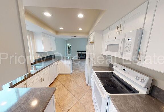 5th image of 10210 Rancho Carmel Dr