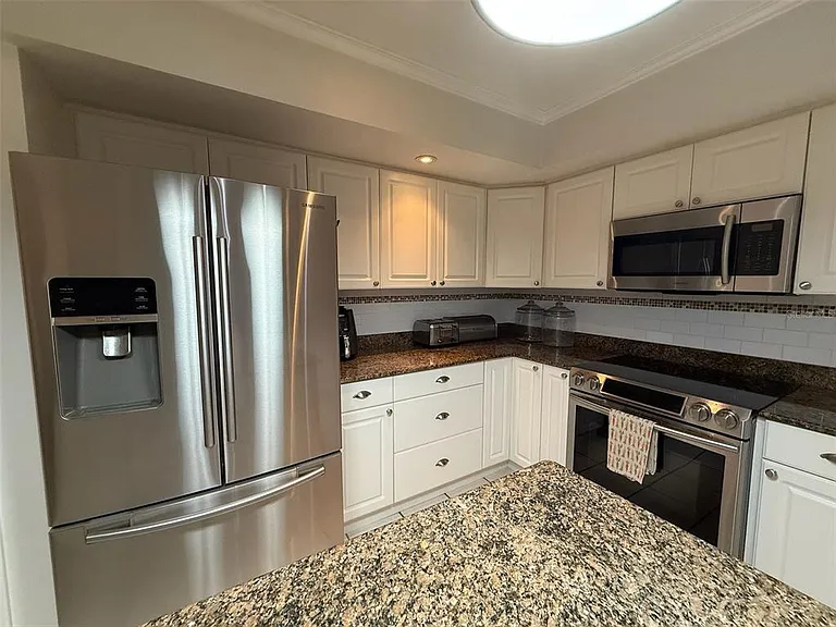 8004 Beltrees Ct — Photo 10