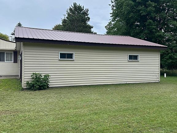 3rd image of 491 Brown Rd
