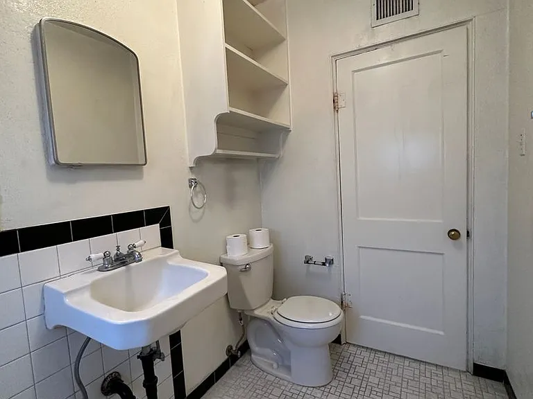 1115 S Maple Ave — Photo 22