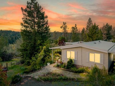 1519 Redwood Dr, Grass Valley, CA, 95945