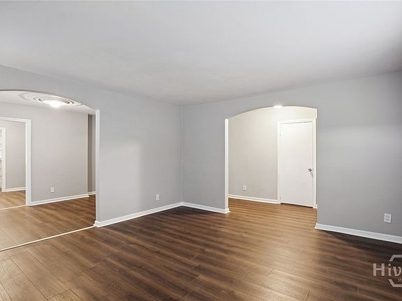 2nd image of 1104 W Victory Dr
