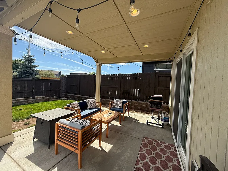 894 NW 24th Way — Photo 17