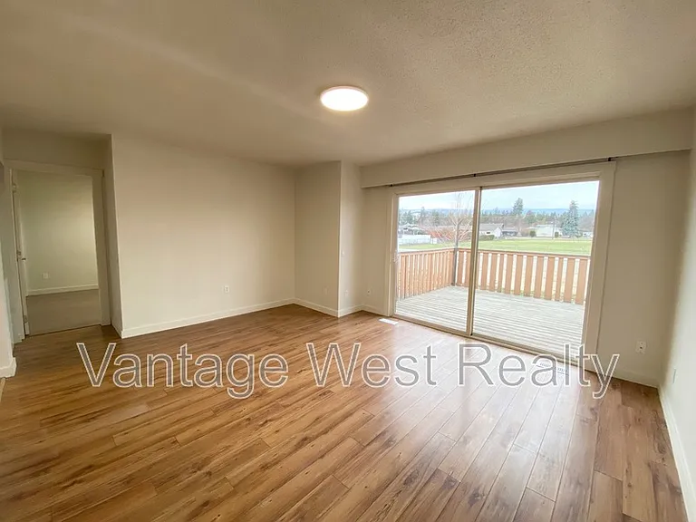 630 Belgo Rd #D — Photo 15