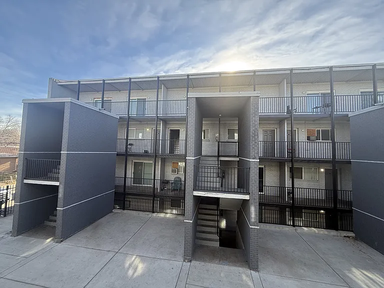 1030 Dayton St — Photo 16