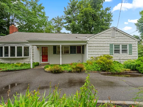 75 Cove Road, Huntington, NY 11743