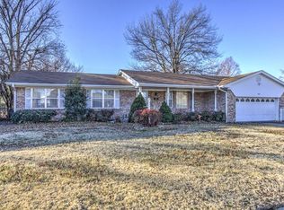 403 E Woods Ln, Claremore, OK 74017