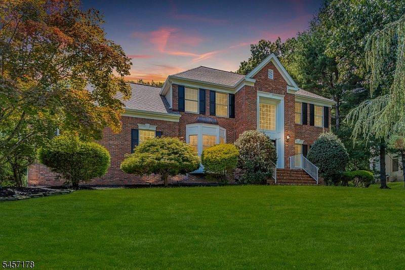 1st image of 4 Mcmanus Dr