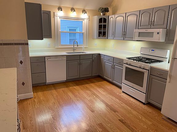 Freshly renovated kitchen / New appliances