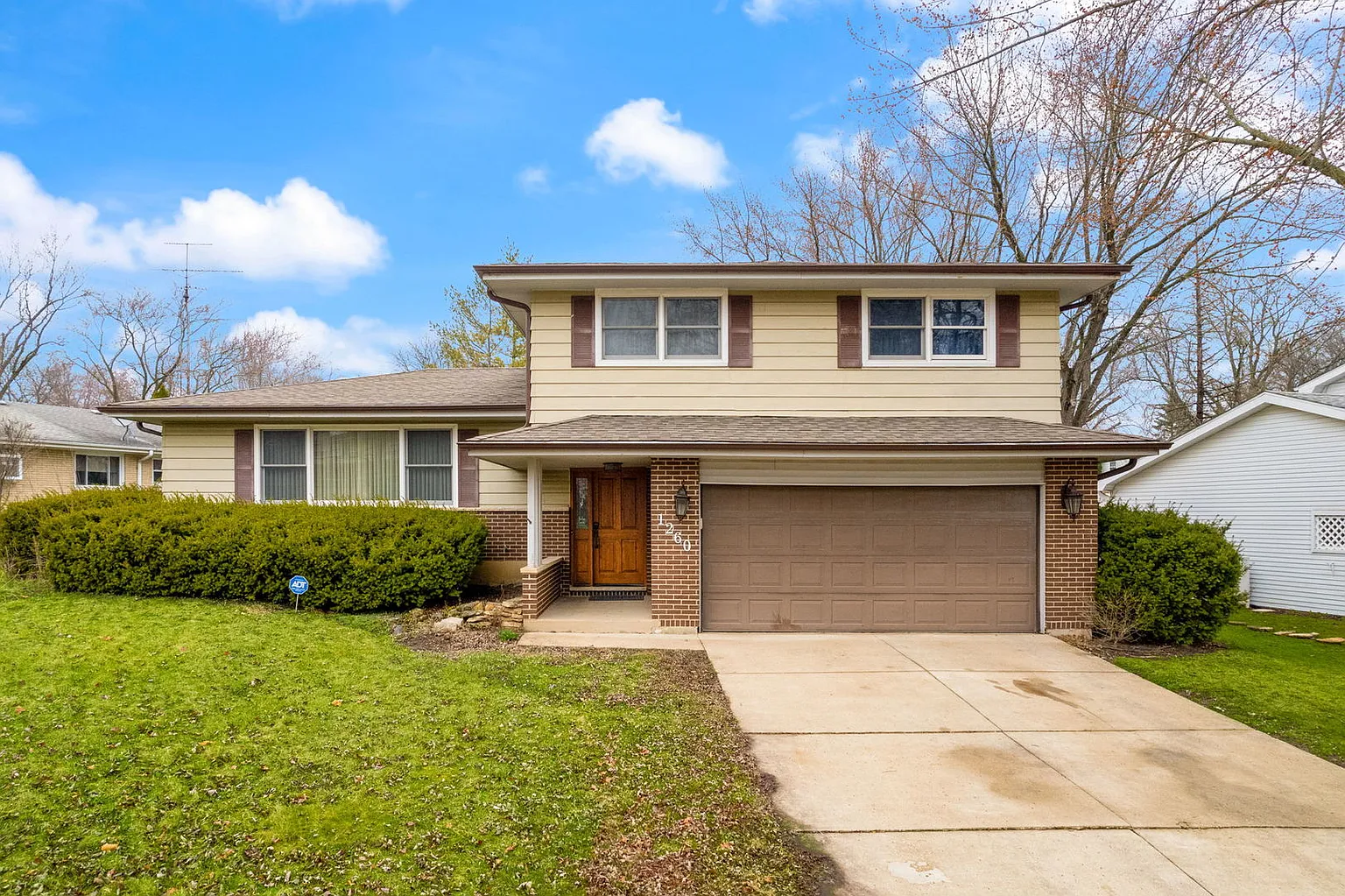 1260 Meadow Ln photo 1