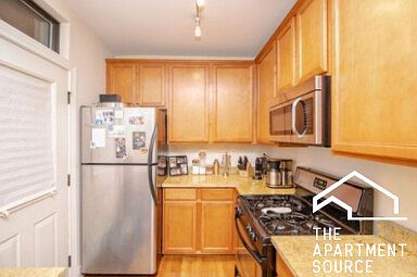 1st image of 3433 N Lakewood Ave APT 3