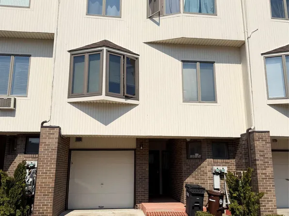 12021 Riviera Court #5B, College Point, NY 11356