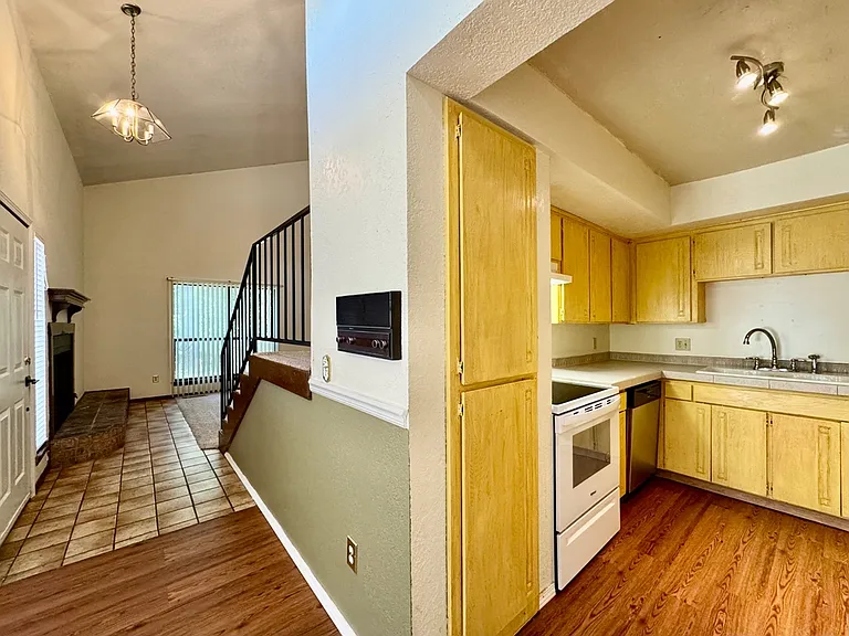 428 Sundance Ln — Photo 28