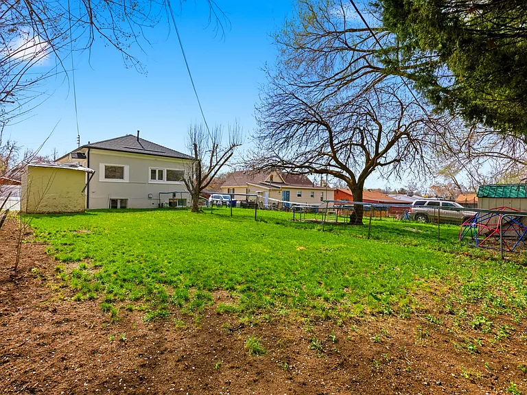 1060 Sullivan Rd — Photo 12