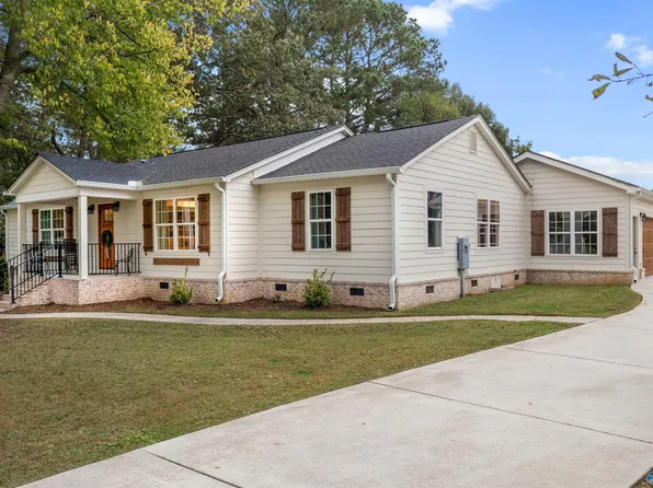 392 Thomason Rd, Albertville, AL 35951