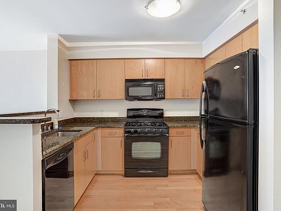 3rd image of 1000 New Jersey Ave SE APT 515