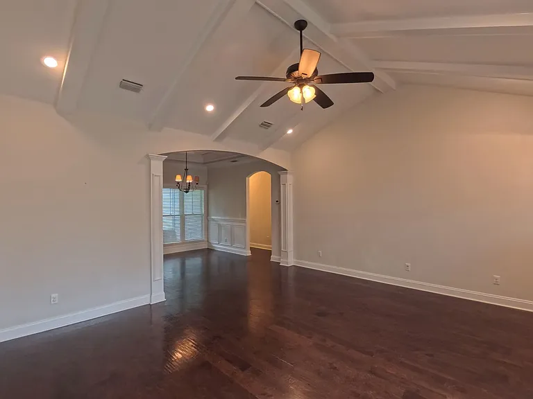 7266 Creek Ridge Rd — Photo 2