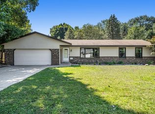 2188 Whispering Dunes Dr, Holland, MI 49424