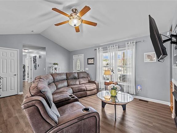 4th image of 746 Aspenwood Dr