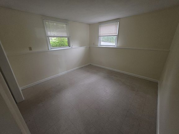 4th image of 265 N East St
