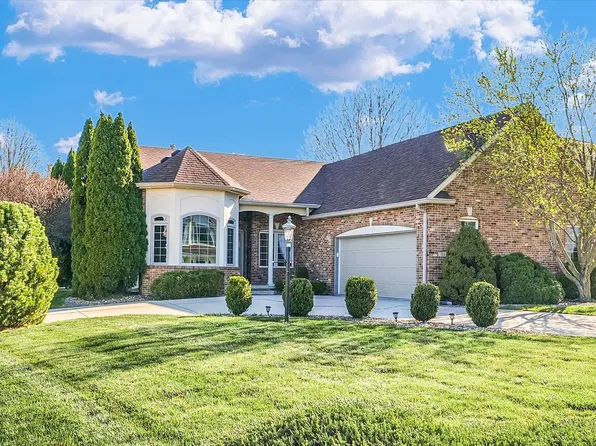 501 Sunflower St, Savoy, IL 61874