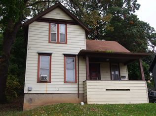 541 Wellington Ave, Elgin, IL 60120