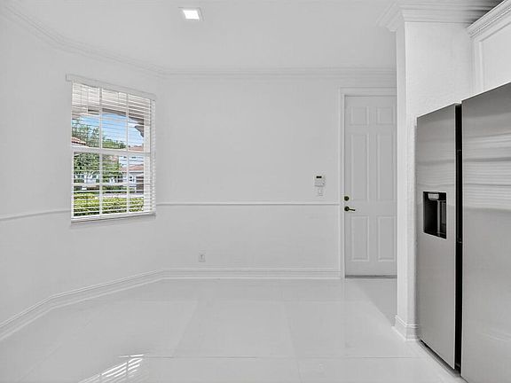 3rd image of 16081 Poppyseed Cir #21