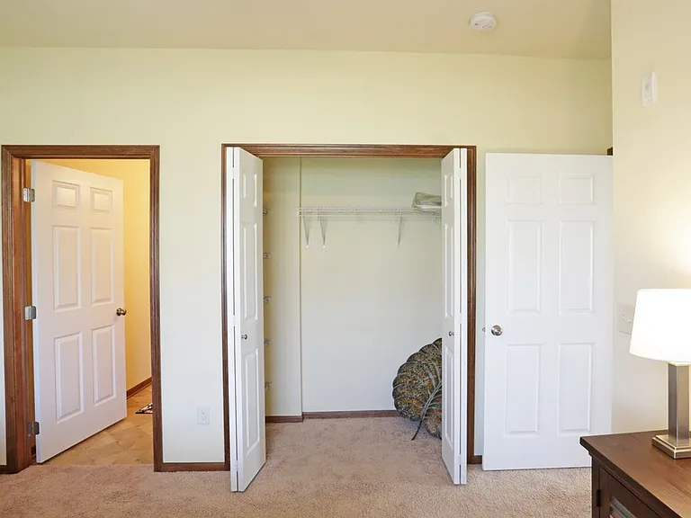 Silver Oak Condos — Photo 21