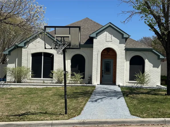 1216 Bold Forbes Dr, Grand Prairie, TX 75052