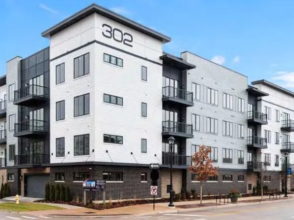 Liberty Square Flats, 302 W Liberty Dr #304, Wheaton, IL 60187