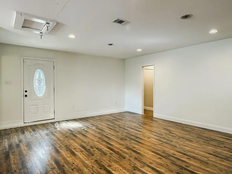 1011 Berrywood Dr — Photo 25
