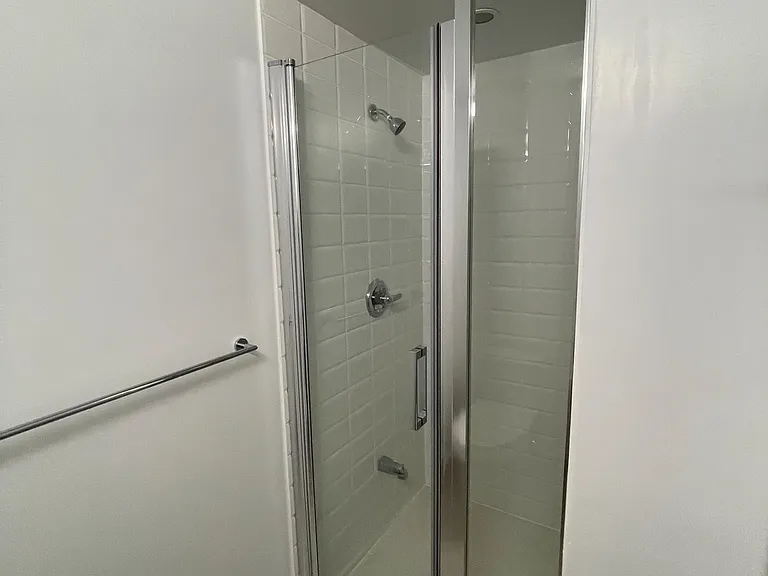 203 College St #2508 — Photo 22