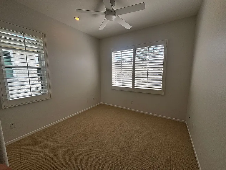 634 Compass Ct — Photo 6
