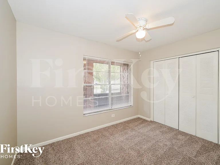 2224 E Hanna Ave — Photo 15