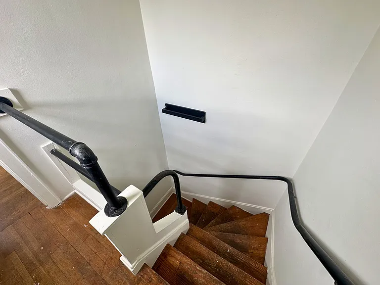 122 Demouy Ave #1/2 — Photo 20