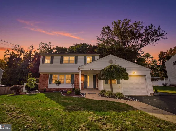 2241 Black Horse Dr, Warrington, PA 18976