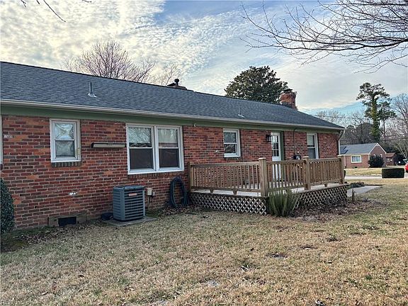 2nd image of 526 Spinnaker Rd