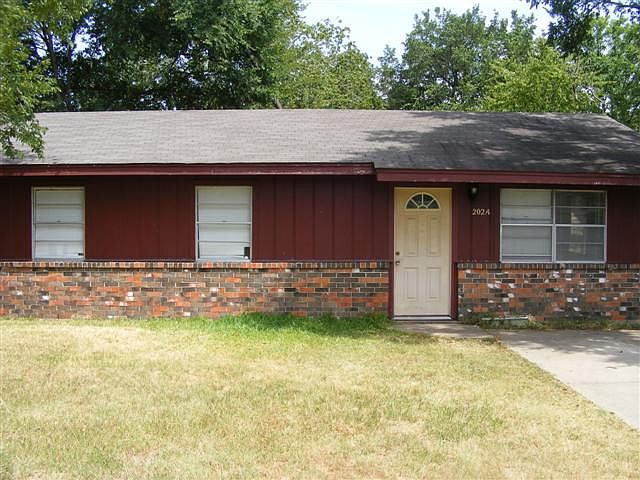 1st image of 202A Richards St