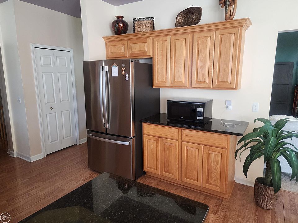 21766 Ambassador Dr, photo 11