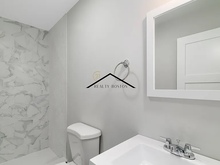 477 Meridian St #2 — Photo 3
