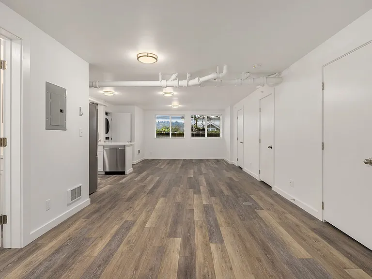 2214 Yale Ave E — Photo 22