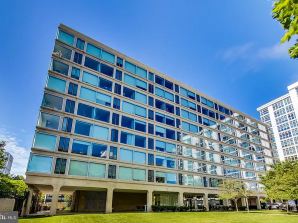 1101 3rd St SW APT 110, Washington, DC 20024