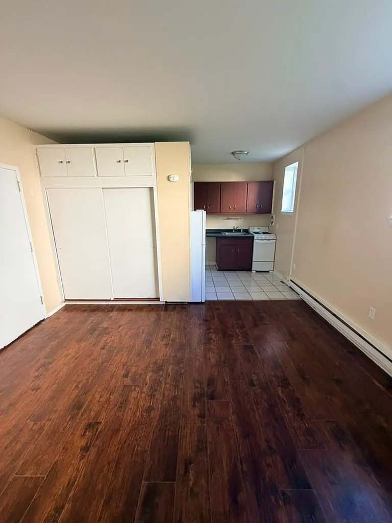 Studio, $1,100 — Photo 2