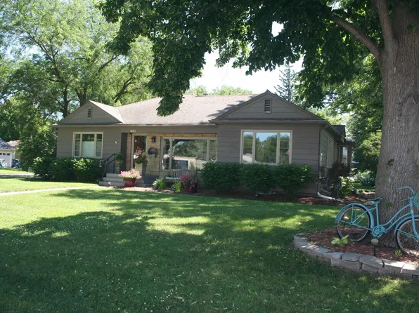 1220 Avenue L, Hawarden, IA 51023