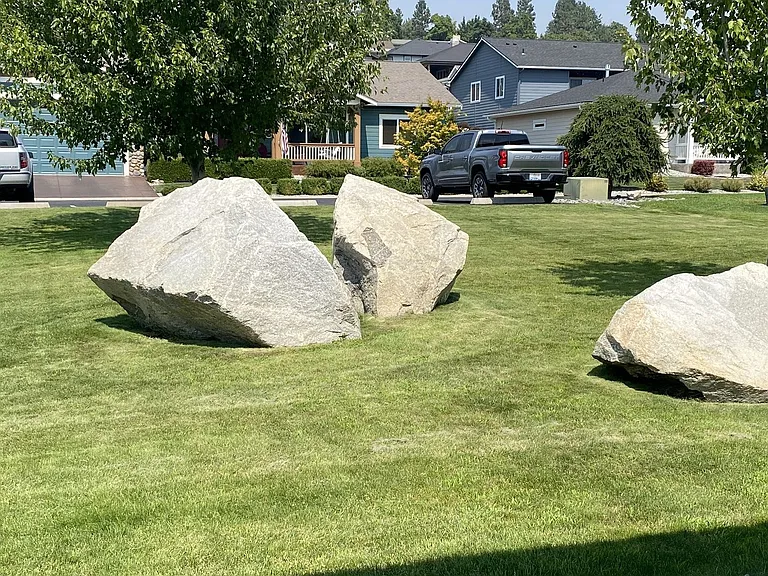 566 Village Dr — Photo 27